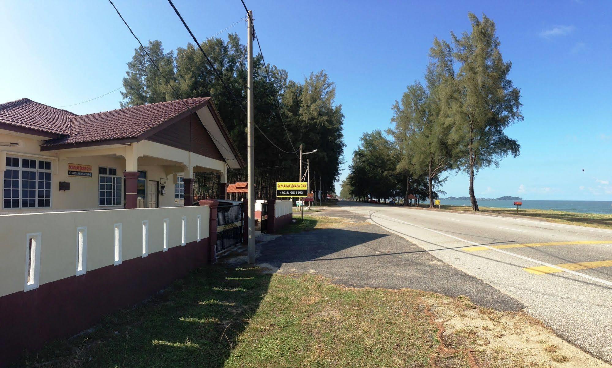 Semarak Beach Inn Dungun Exterior photo
