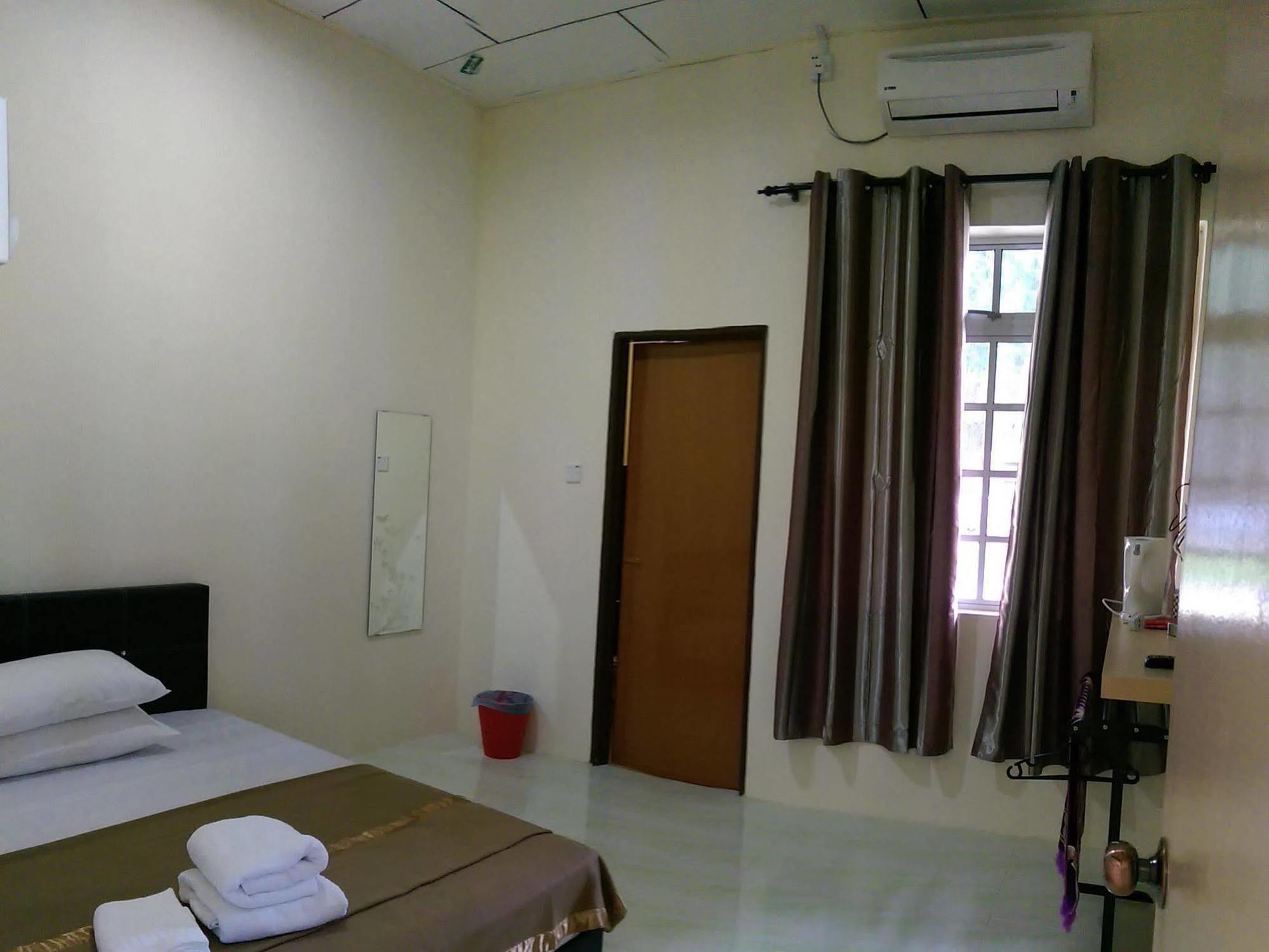 Semarak Beach Inn Dungun Exterior photo