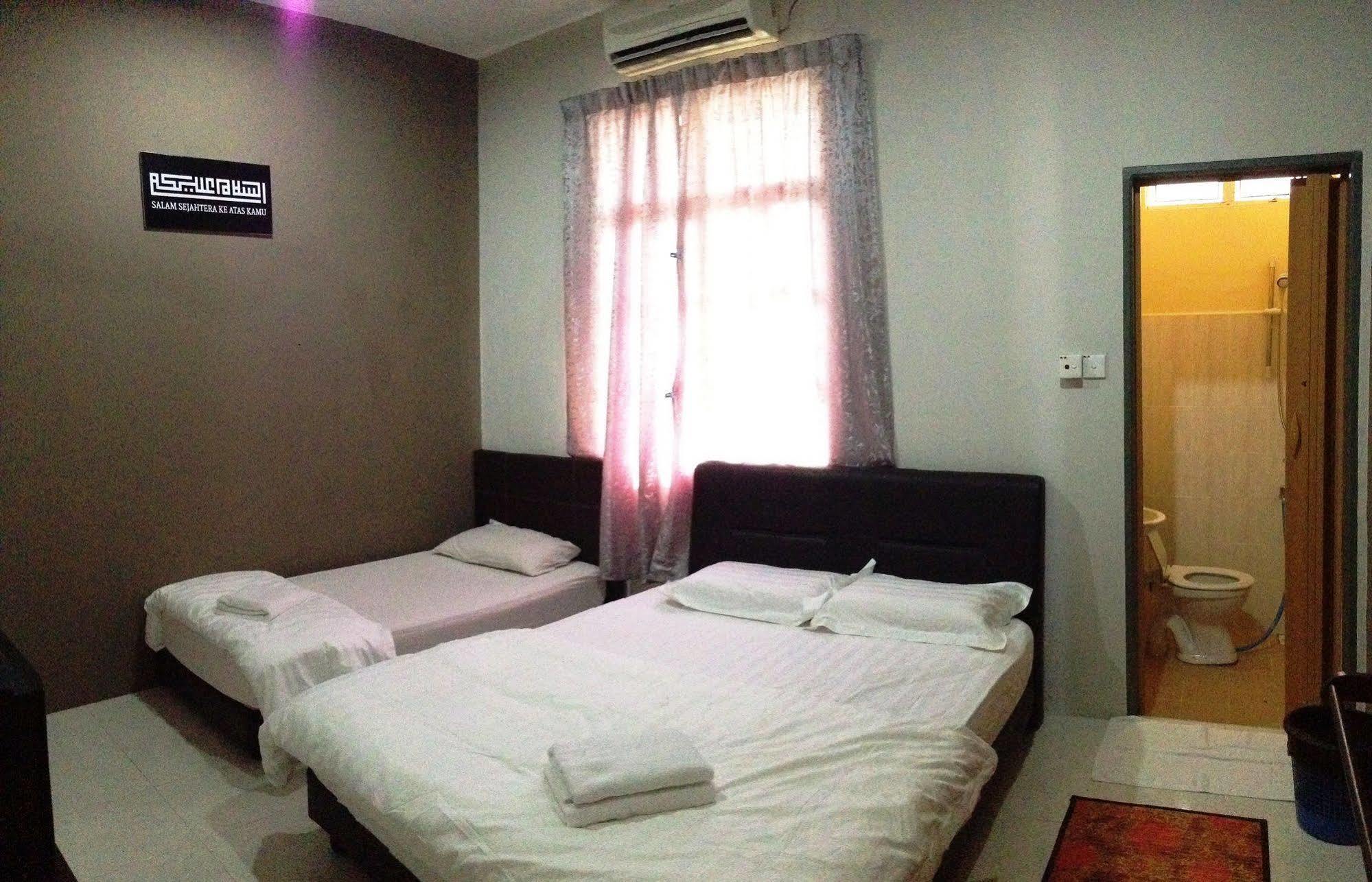 Semarak Beach Inn Dungun Exterior photo