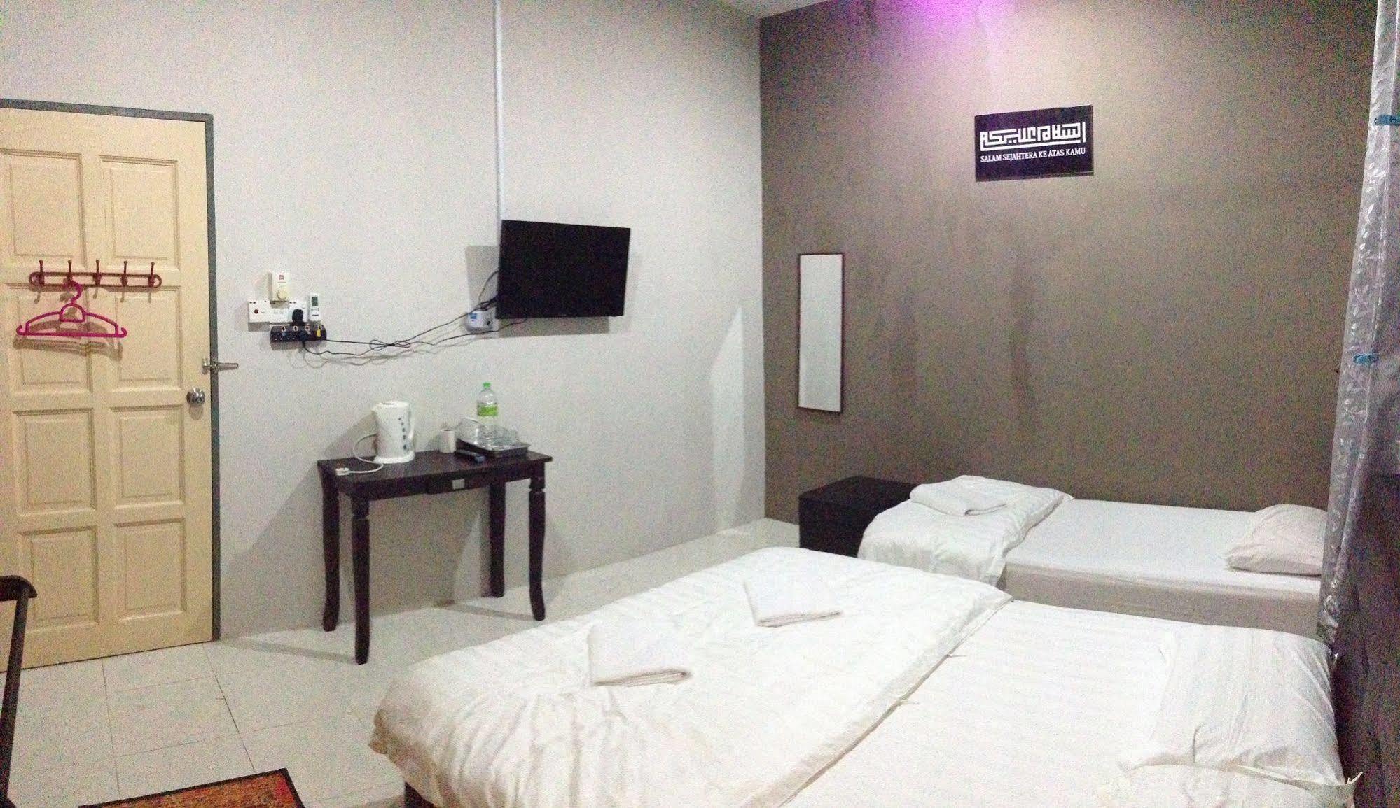 Semarak Beach Inn Dungun Exterior photo